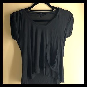 T-shirt with open back